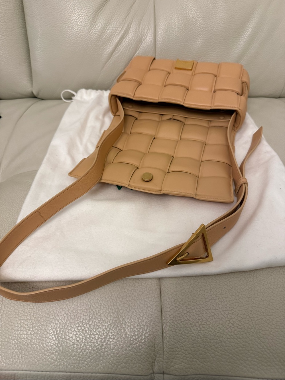 Bottega Woven Cassette Leather Shoulder/Clutch Bag in Beige/Light Tan - Picture 4 of 7